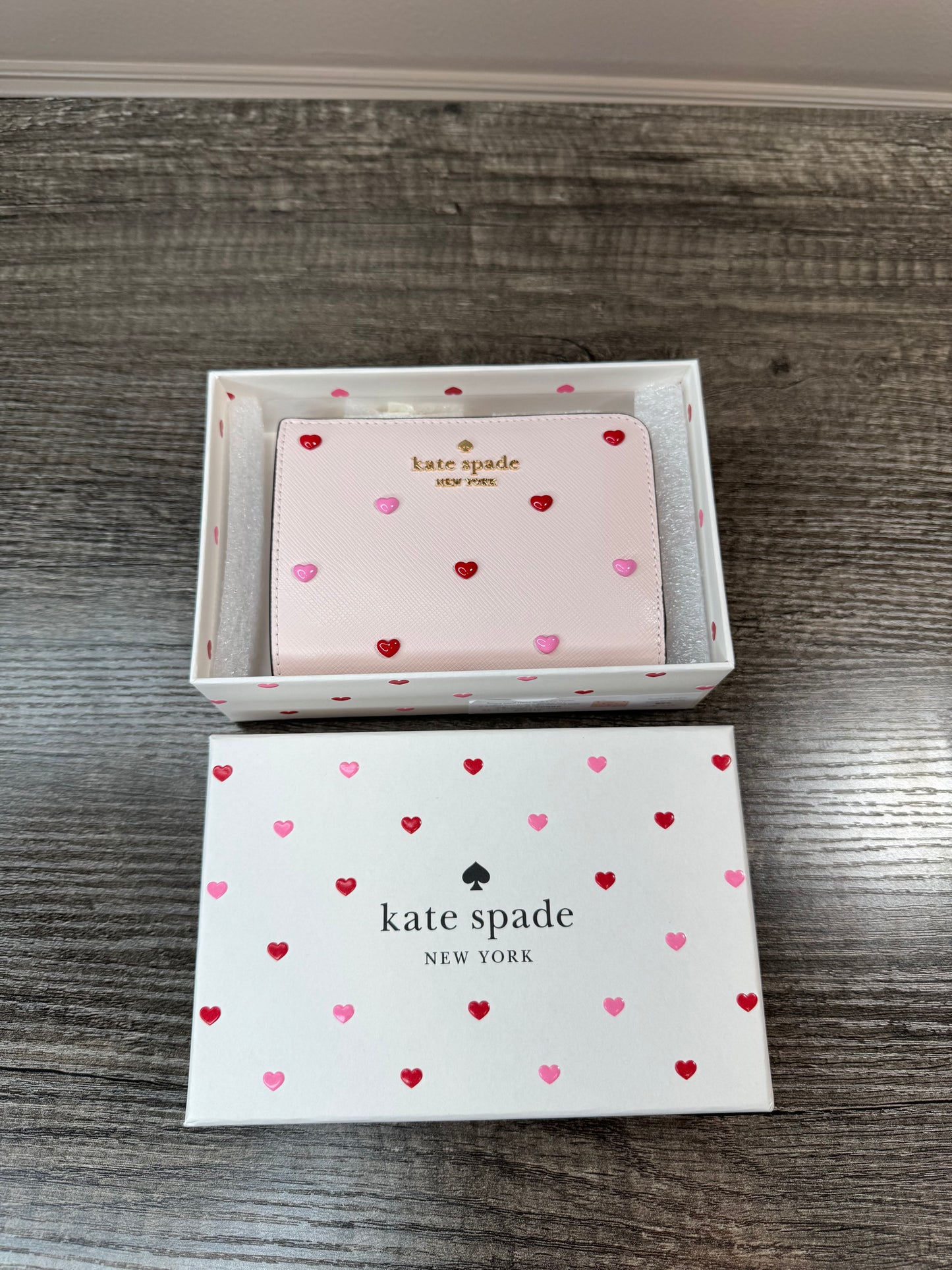 Cartera Kate Spade rosa corazones