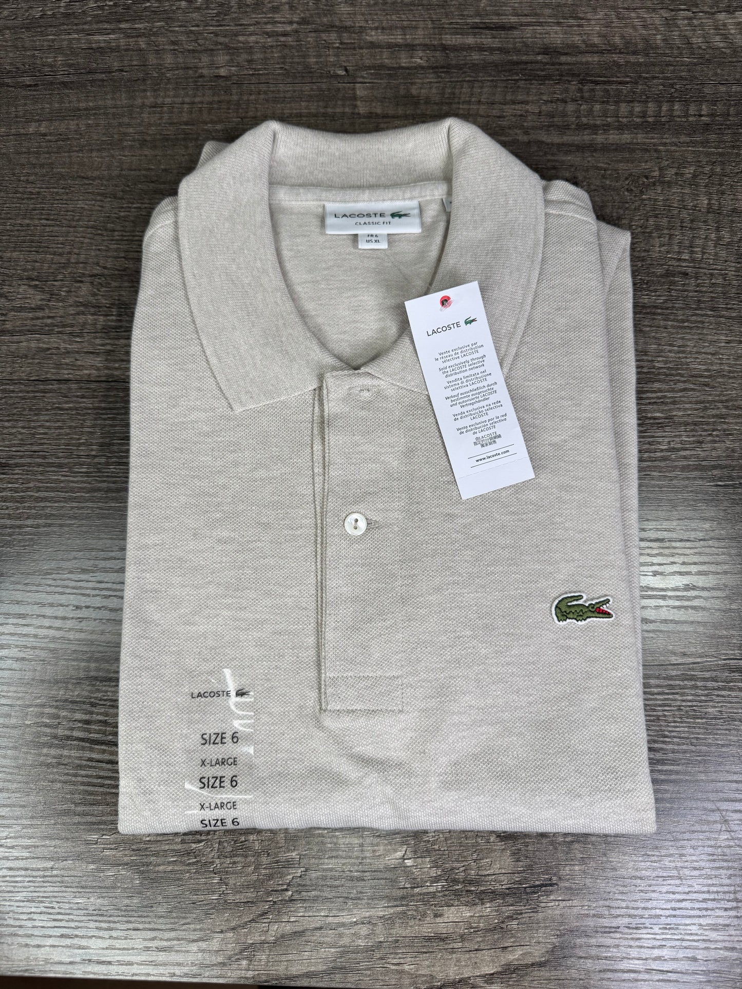 Playera tipo polo Lacoste beige