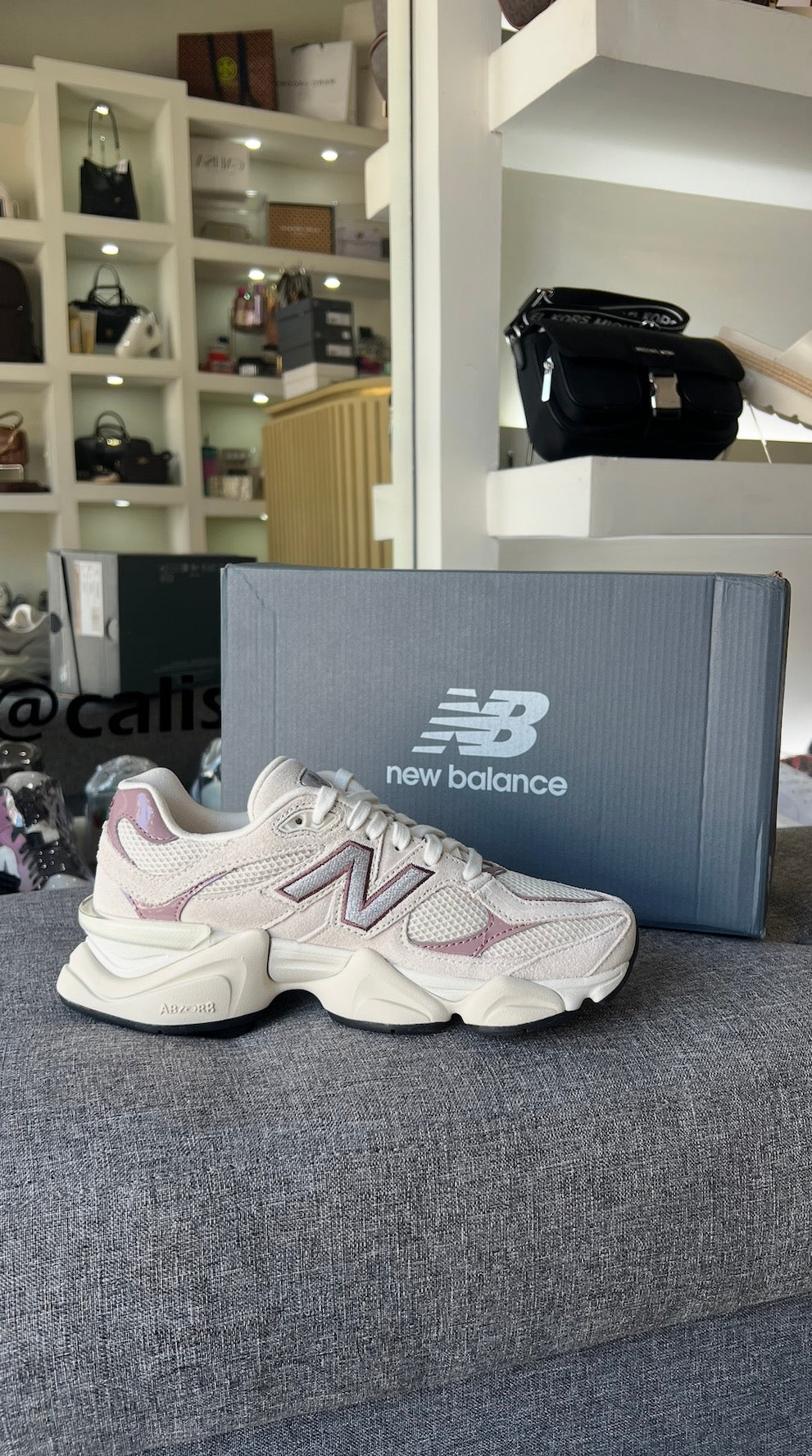 Teni New balance beige con rosa talla 4.5 mx