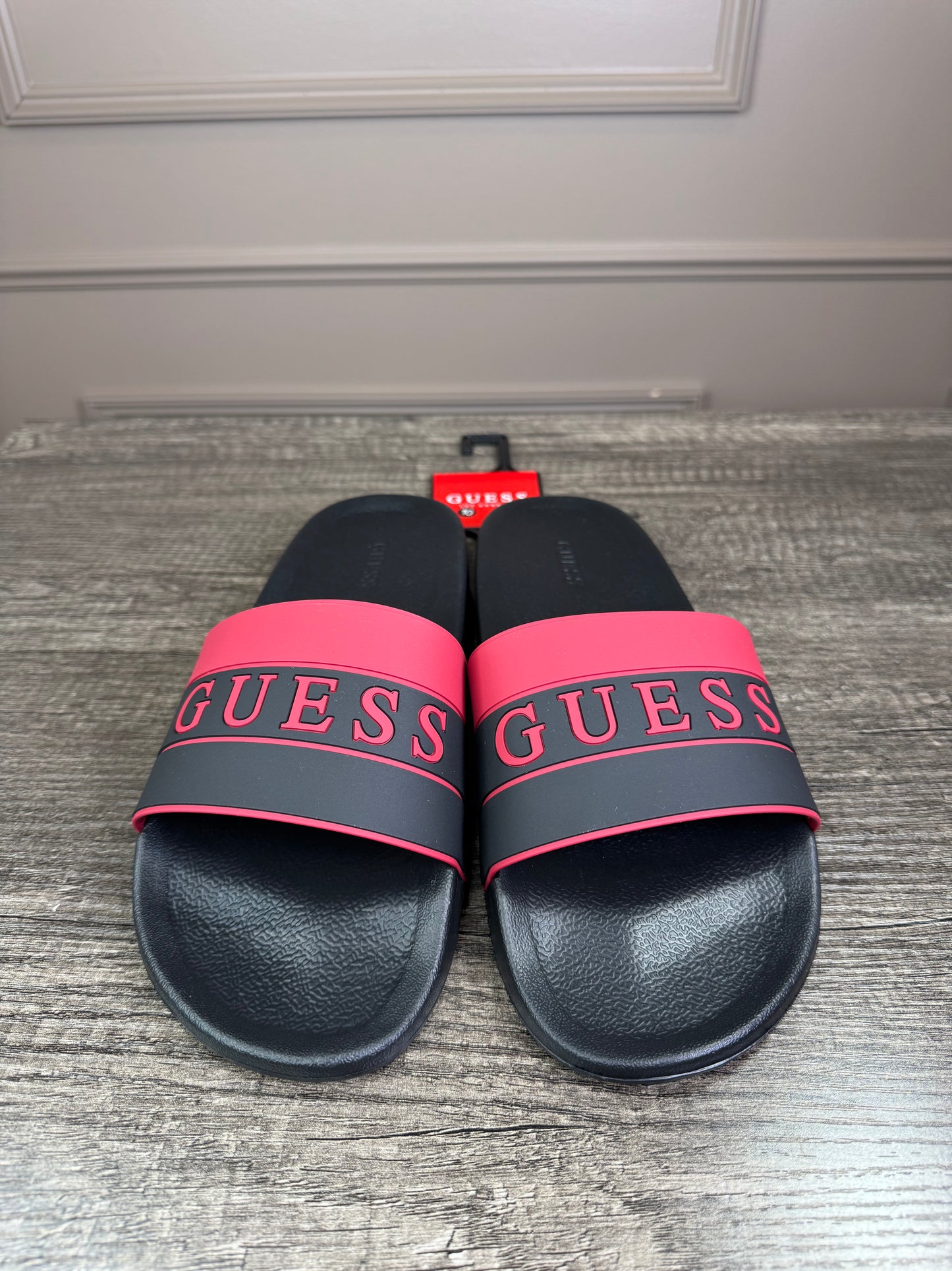 Sandalia Guess negra/roja caballero