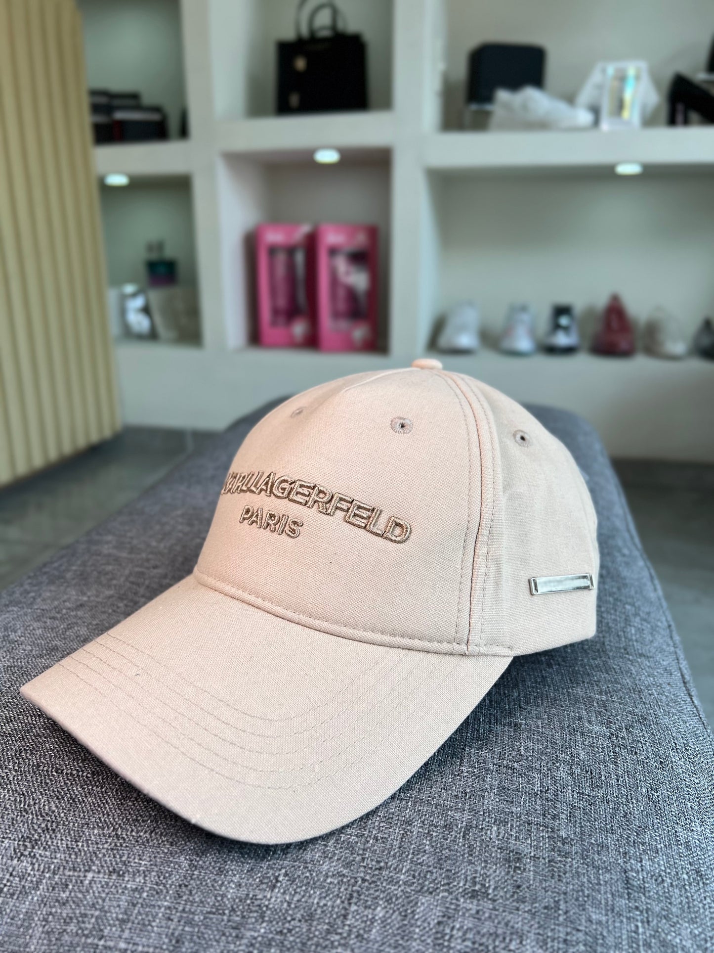 Karl Lagerfeld gorra beige
