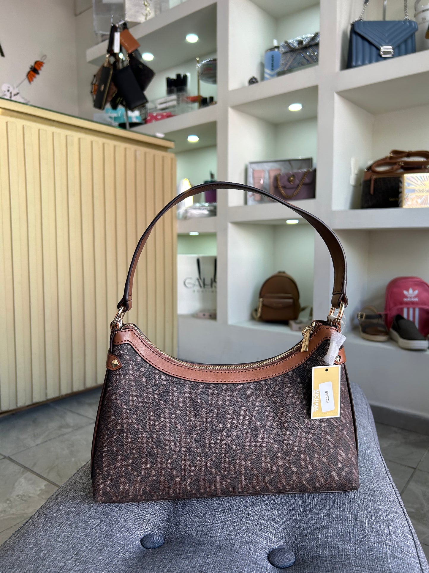 Bolsa Michael kors cafe estampada