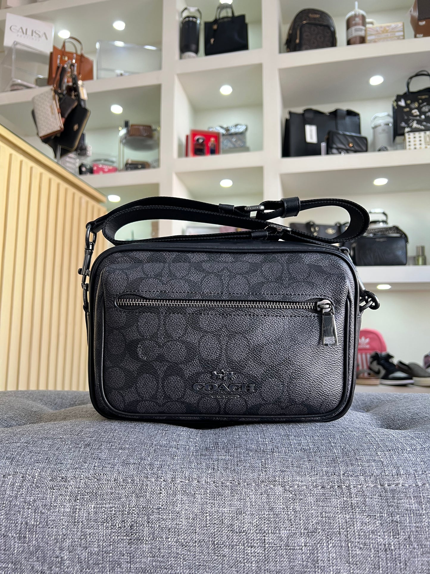 Crossbody COACH negra estampada hombre
