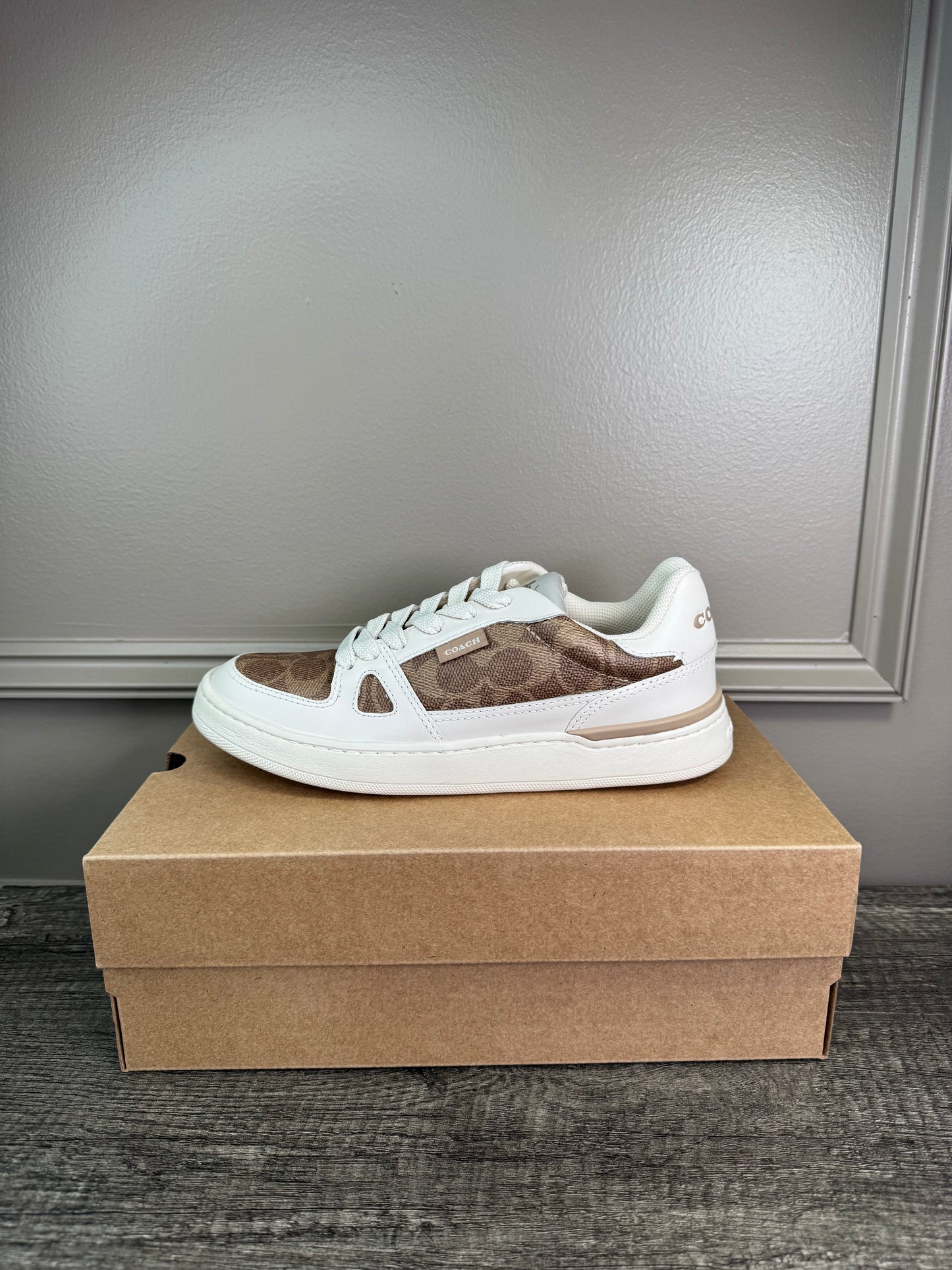 Tenis COACH Clip Court Low beige/blancos
