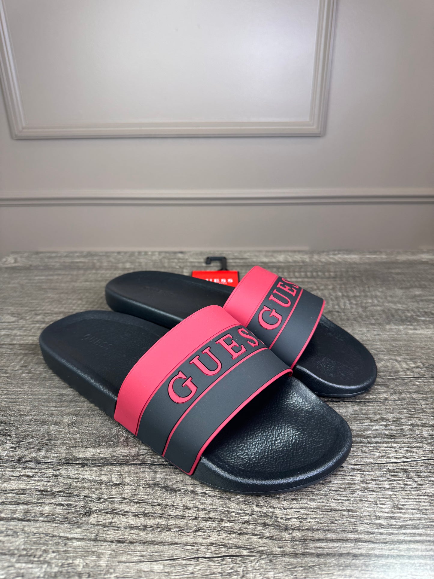 Sandalia Guess negra/roja caballero