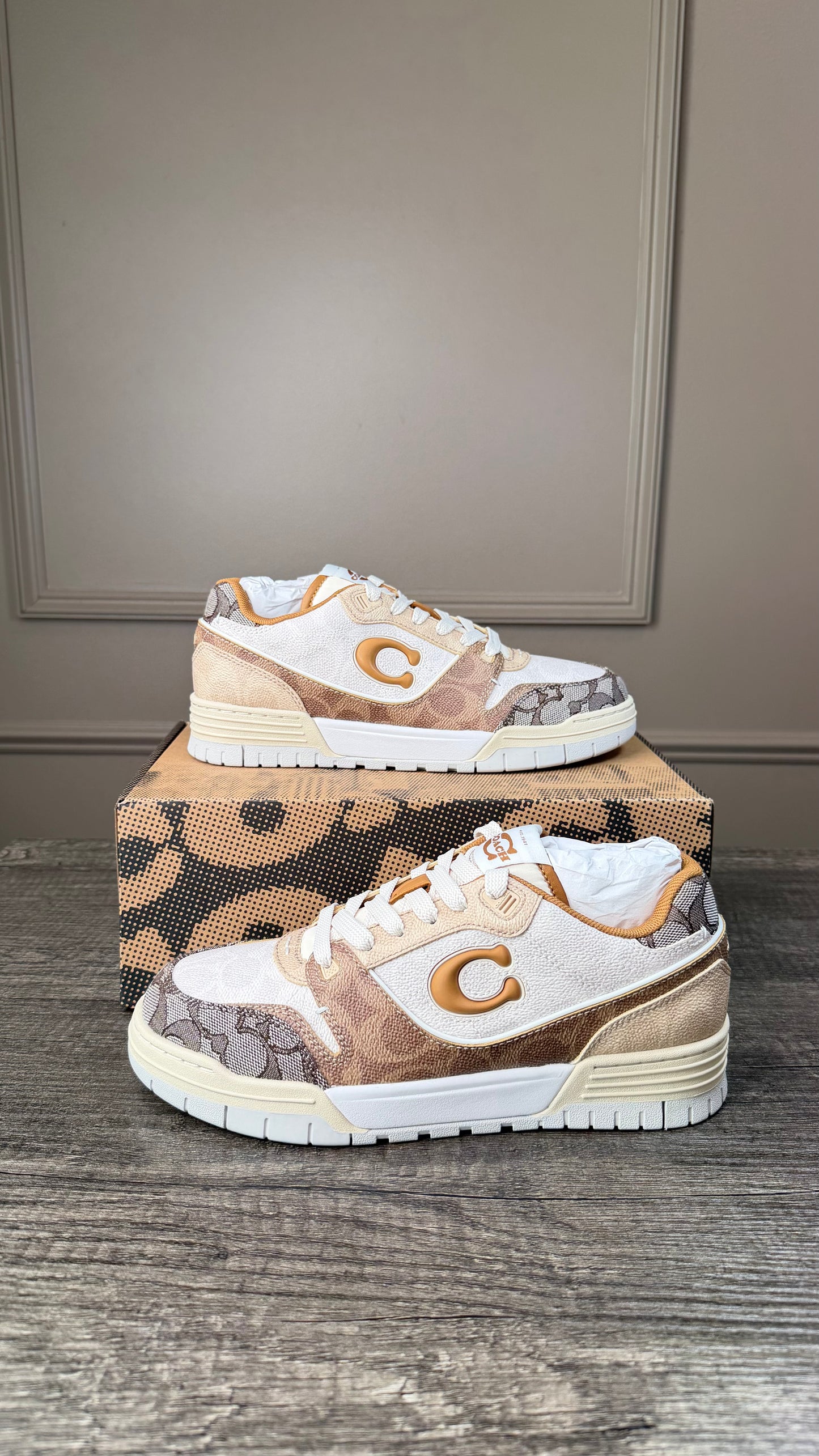 Teni Coach cafe estampado