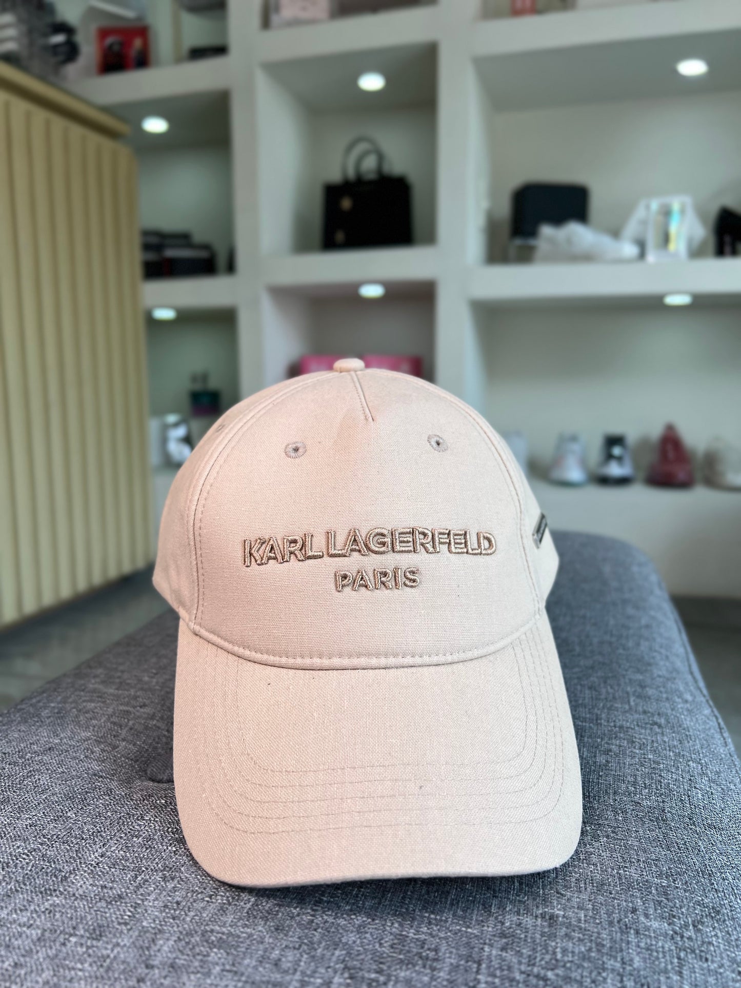 Karl Lagerfeld gorra beige