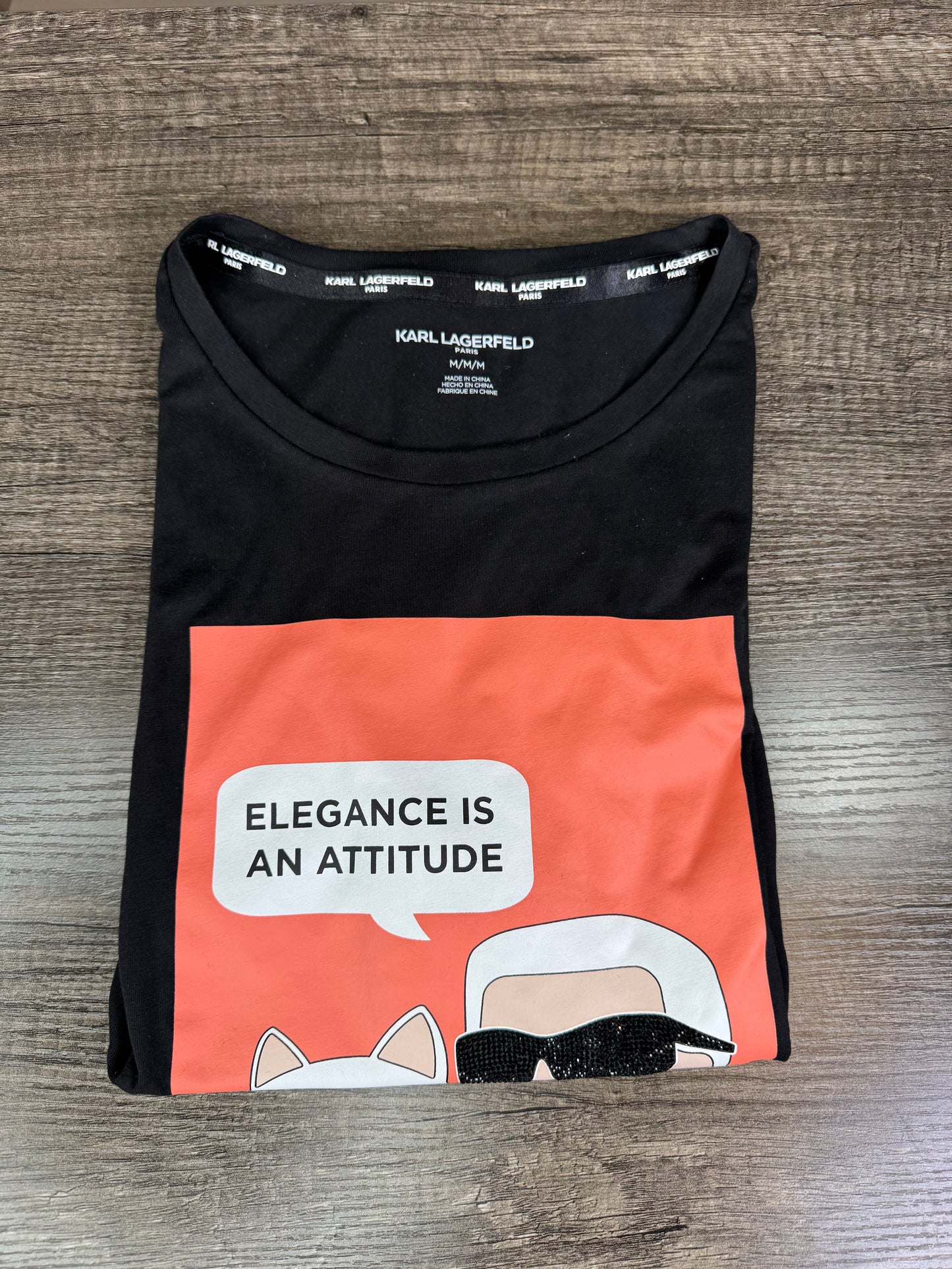 Playera karl Lagerfeld negra con estampado naranja