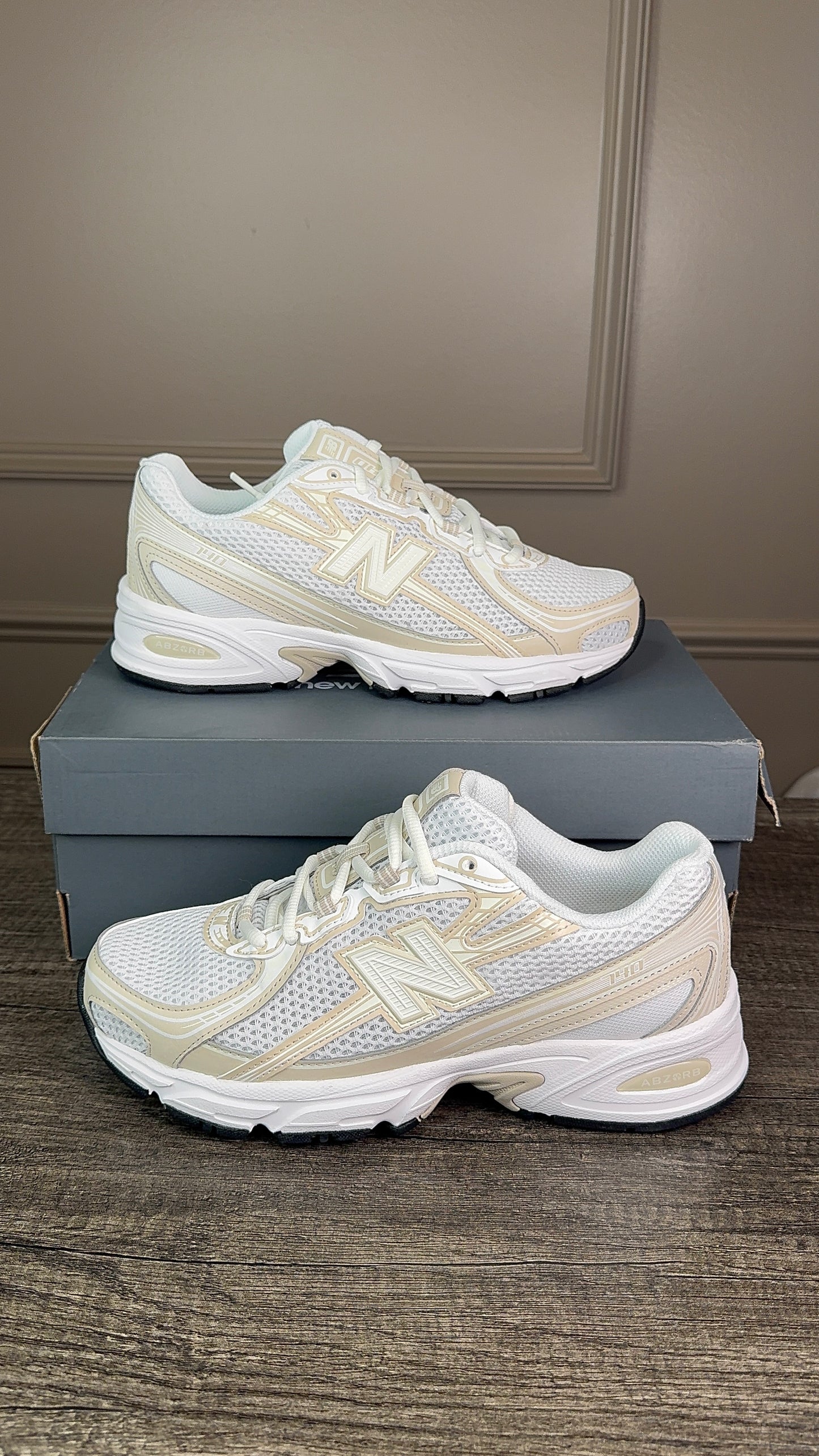 Teni New Balance 720 beige