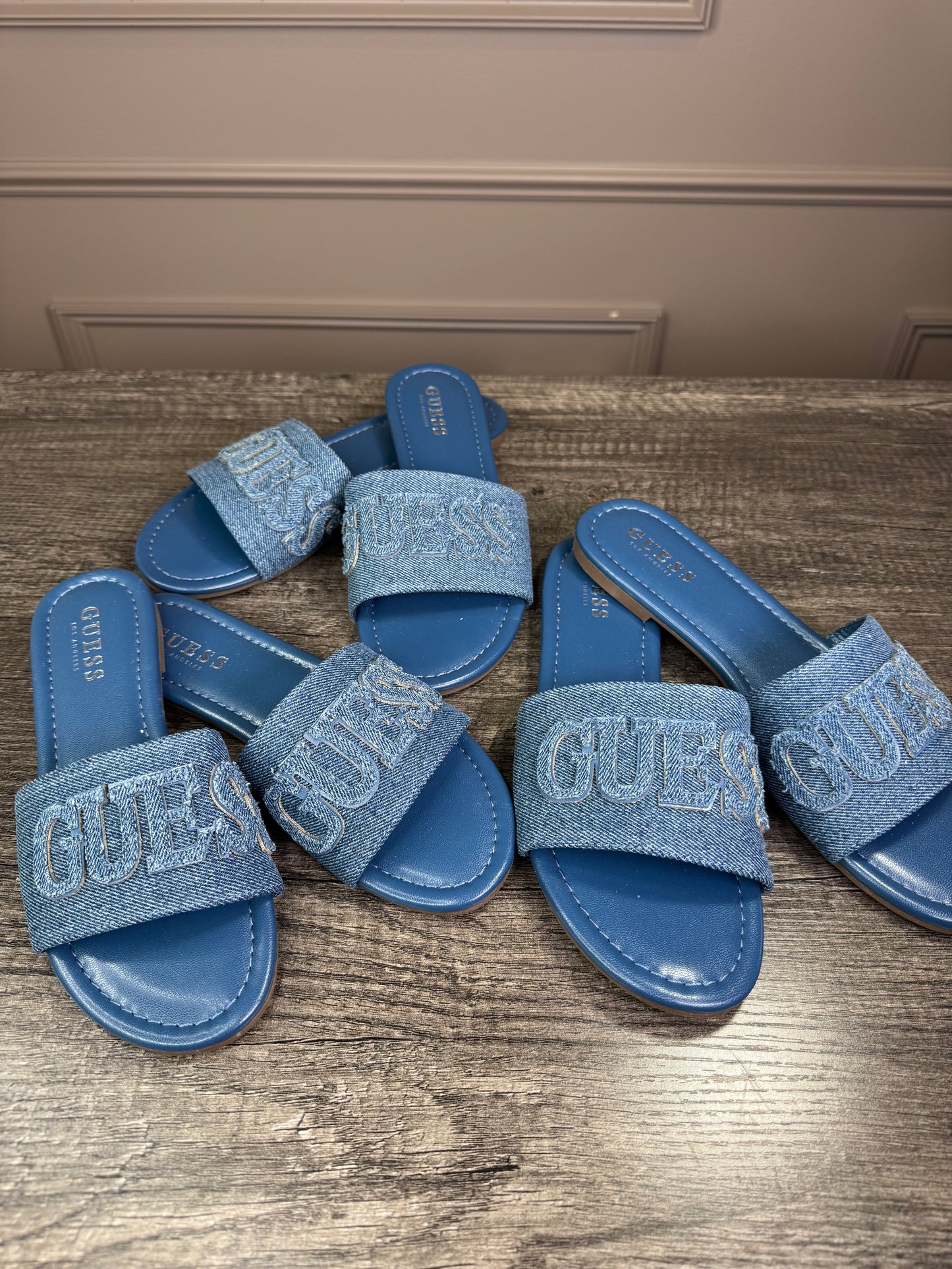 Sandalia Guess azul mezclilla