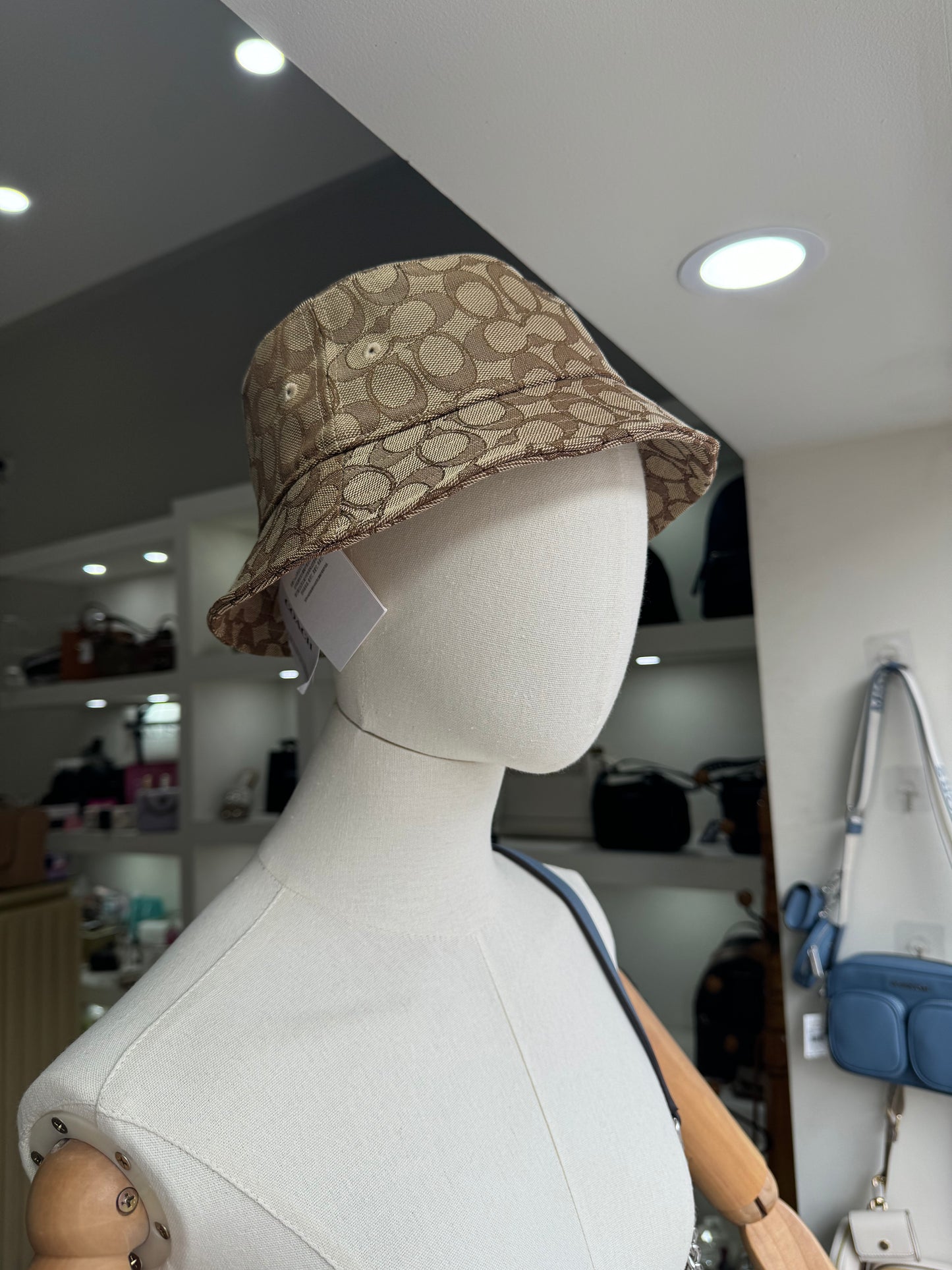 Bucket hat Coach cafe estampado