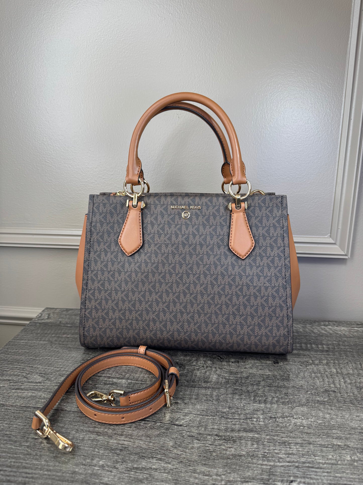 Bolsa Michael Kors Marilyn cafe estampada