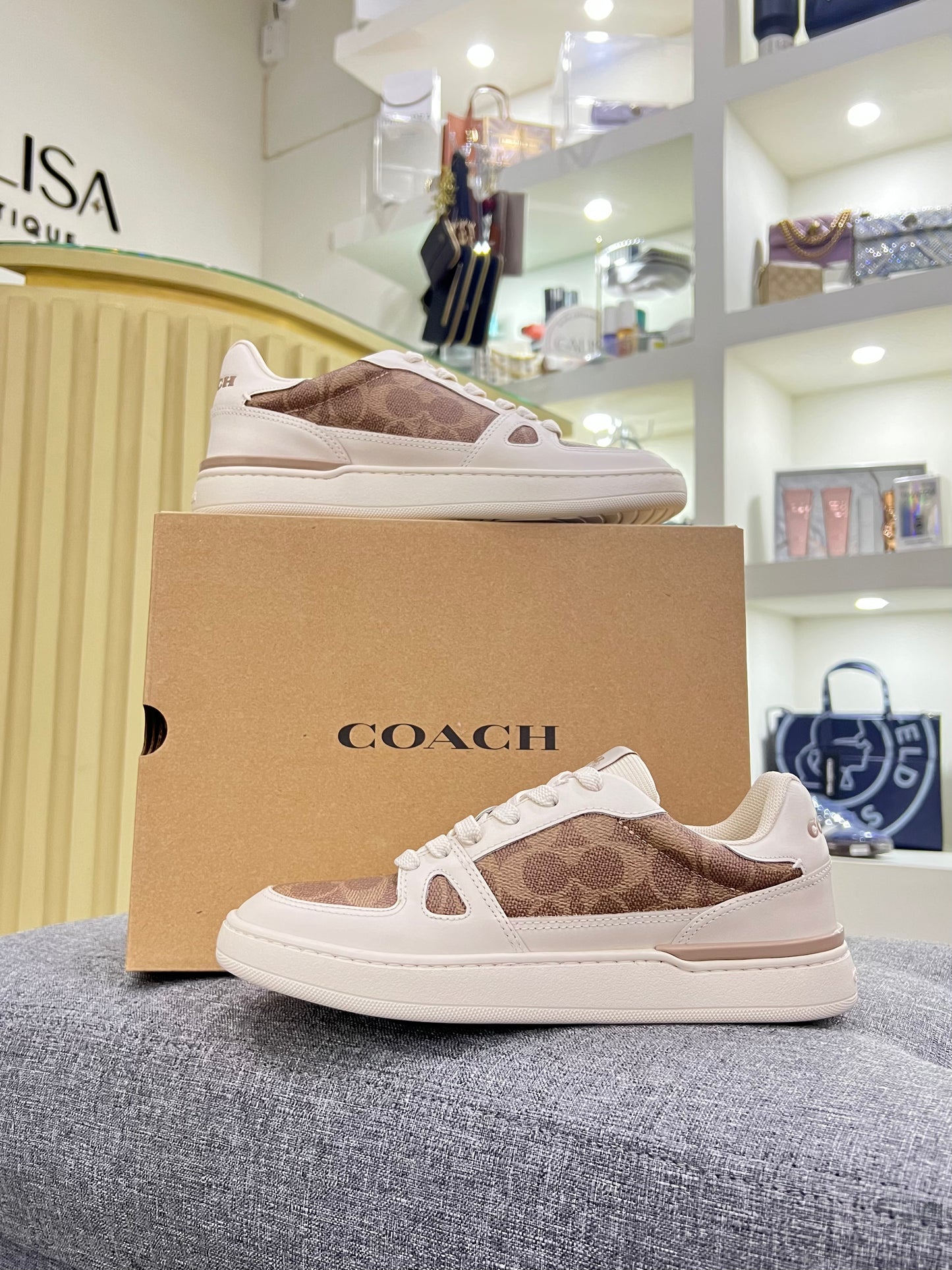 Teni Coach beige cafe estampado