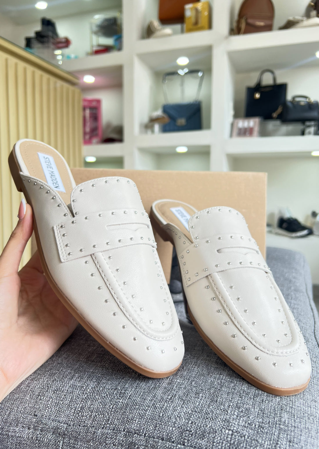 Slide Steve Madden beige con estoperoles