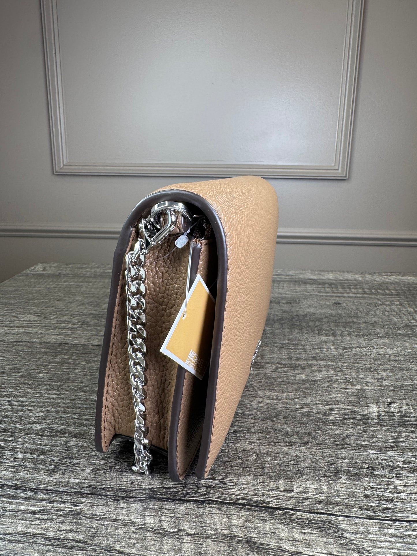 Crossbody Michael Kors cafe cadena plateada