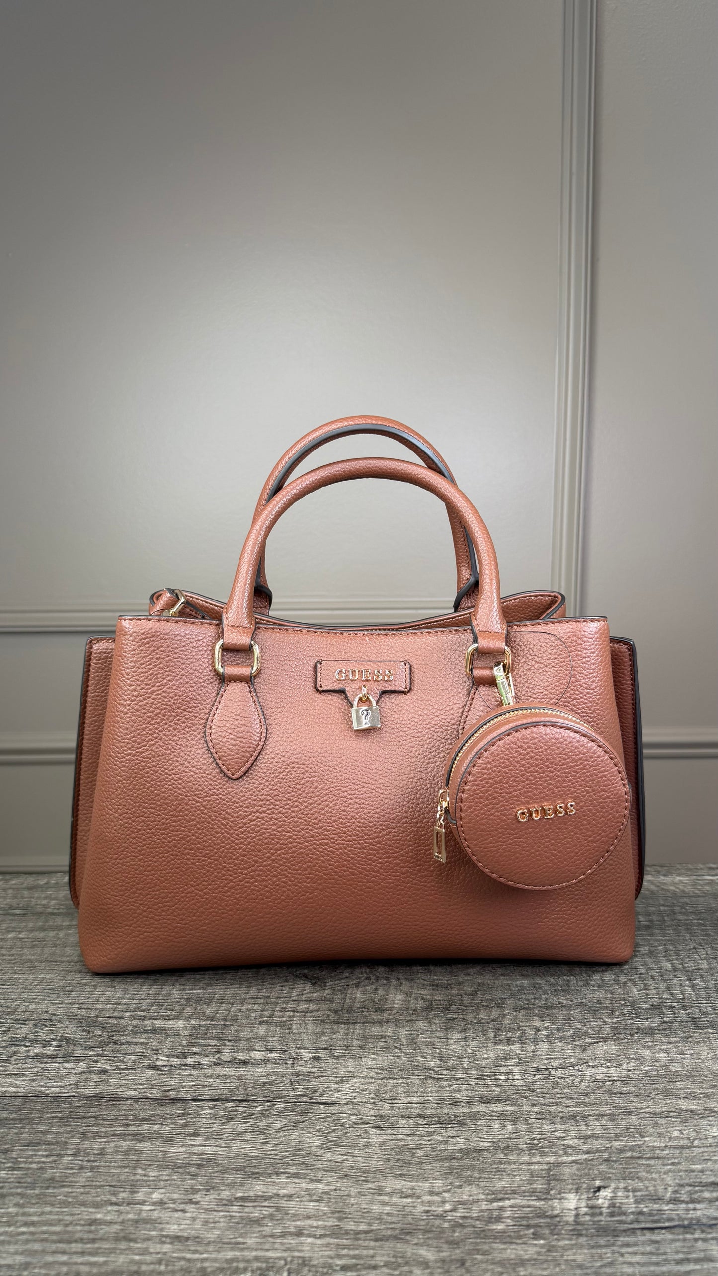 Bolsa Guess cafe camel Lisa 2 compartimentos