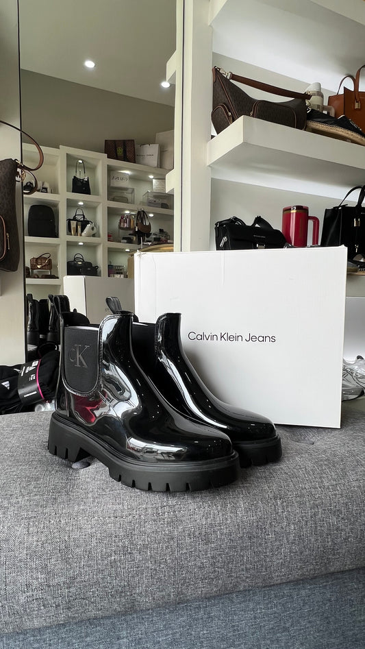 Botin calvin klein negro talla 6 mx