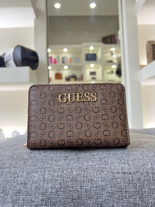 cartera Guess cafe estampada