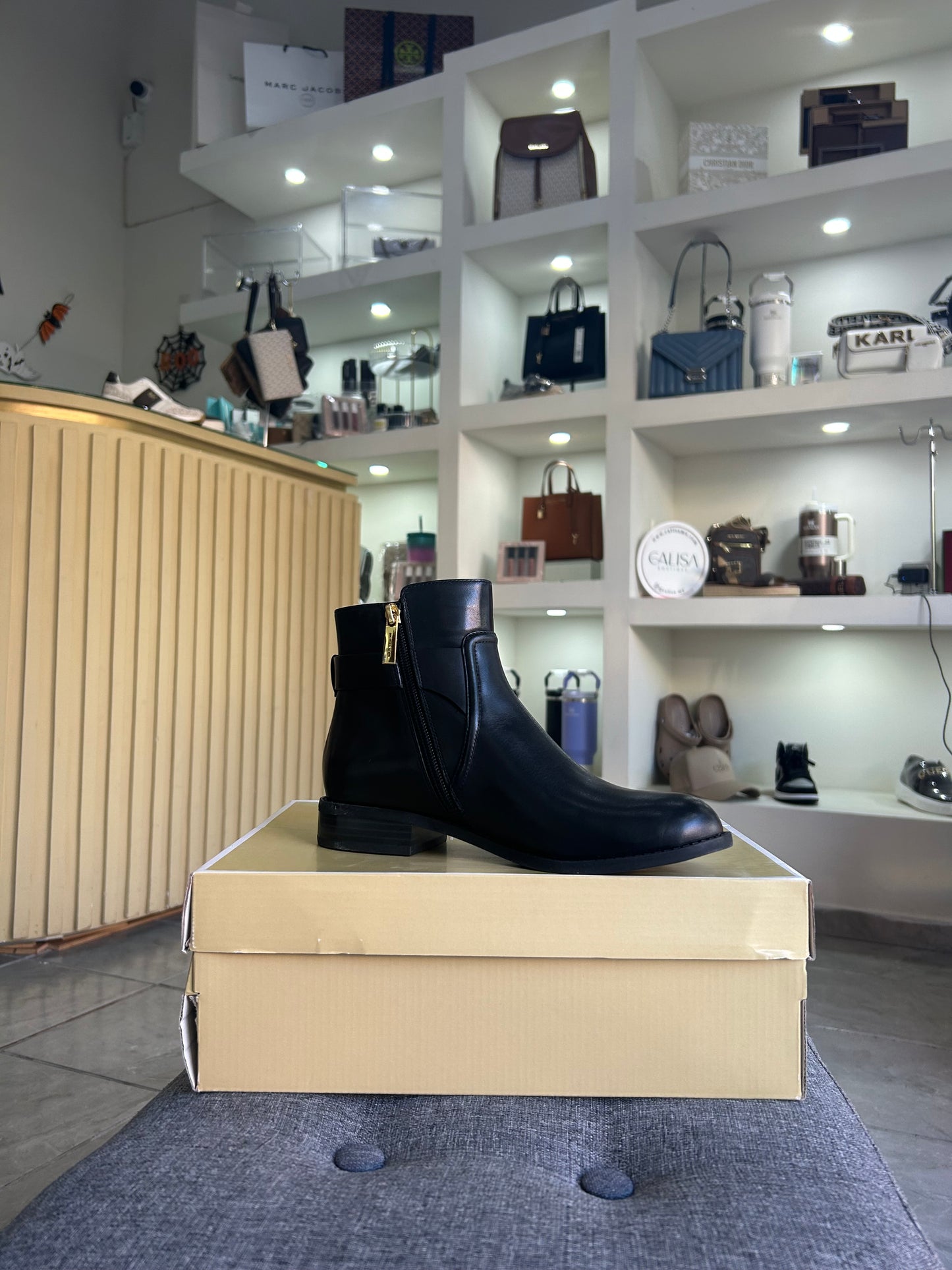 Botín Michael Kors negro