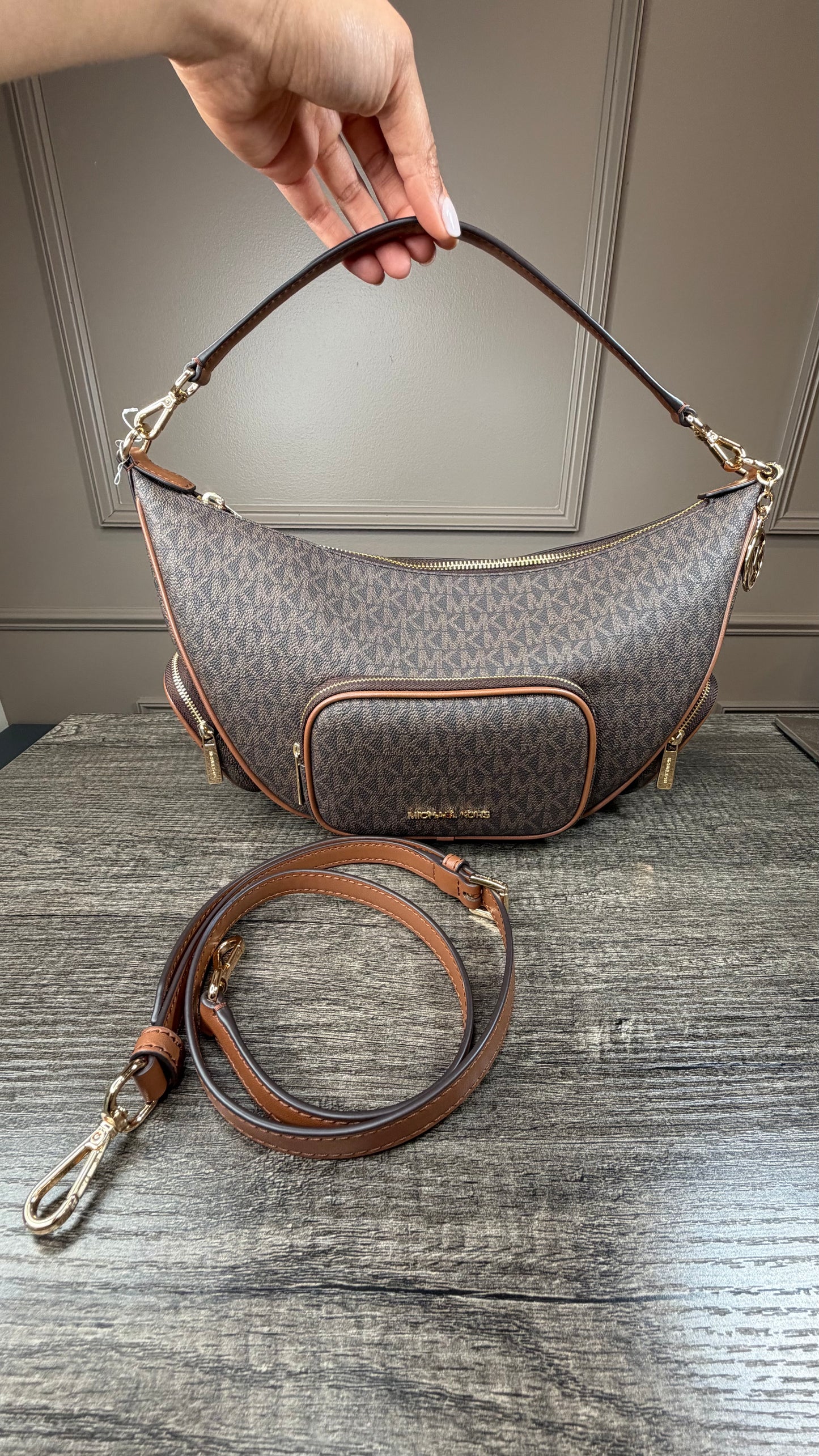 Bolsa Michael kors estampada cafe