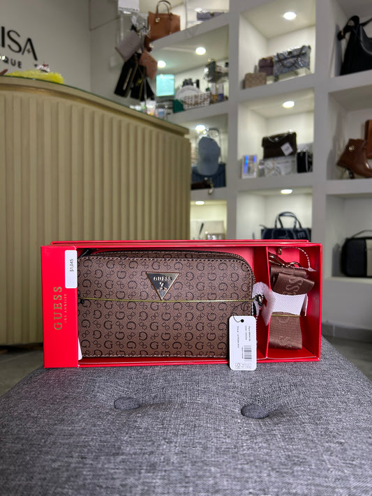 Crossbody Guess café estampada