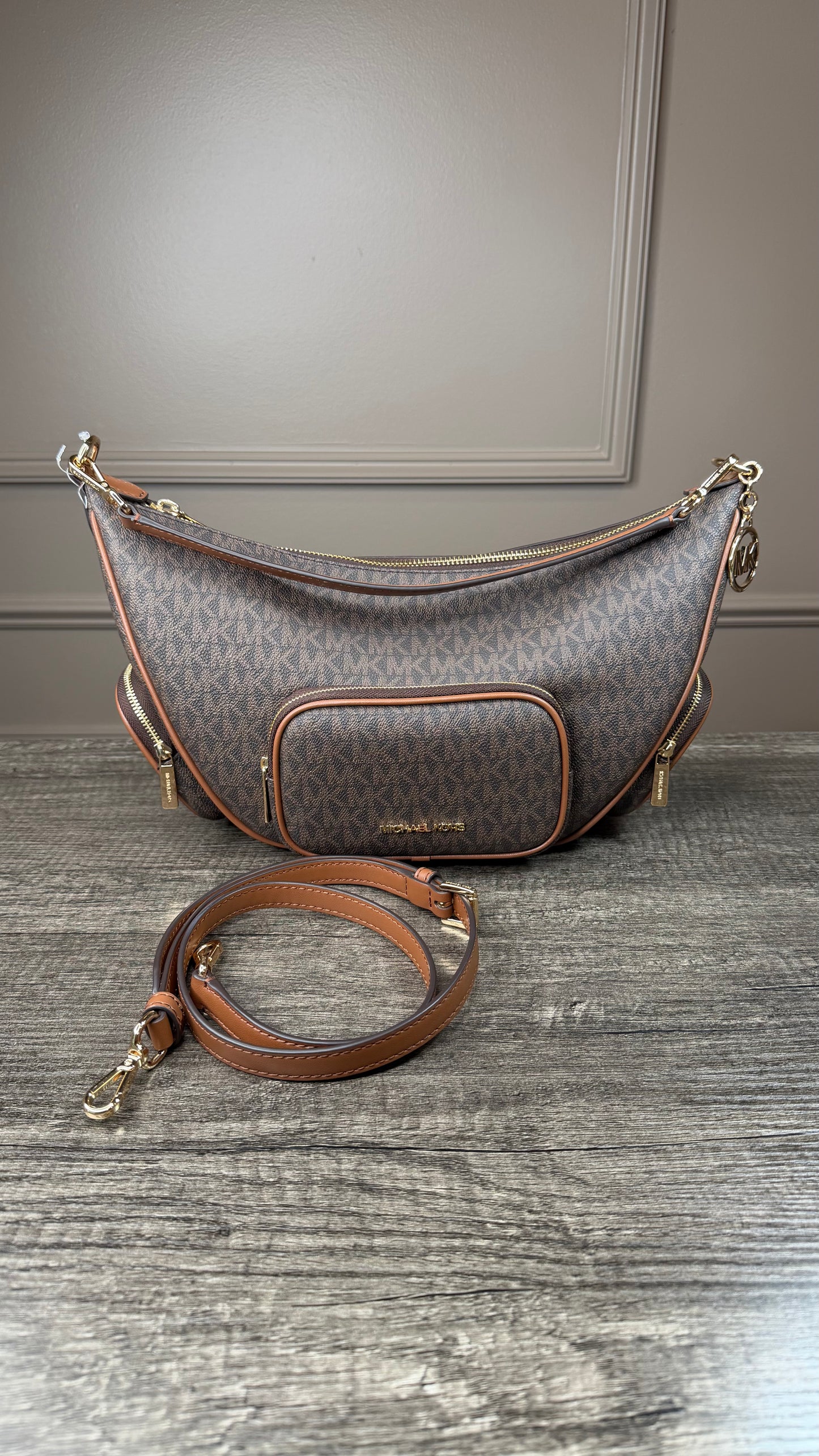Bolsa Michael kors estampada cafe
