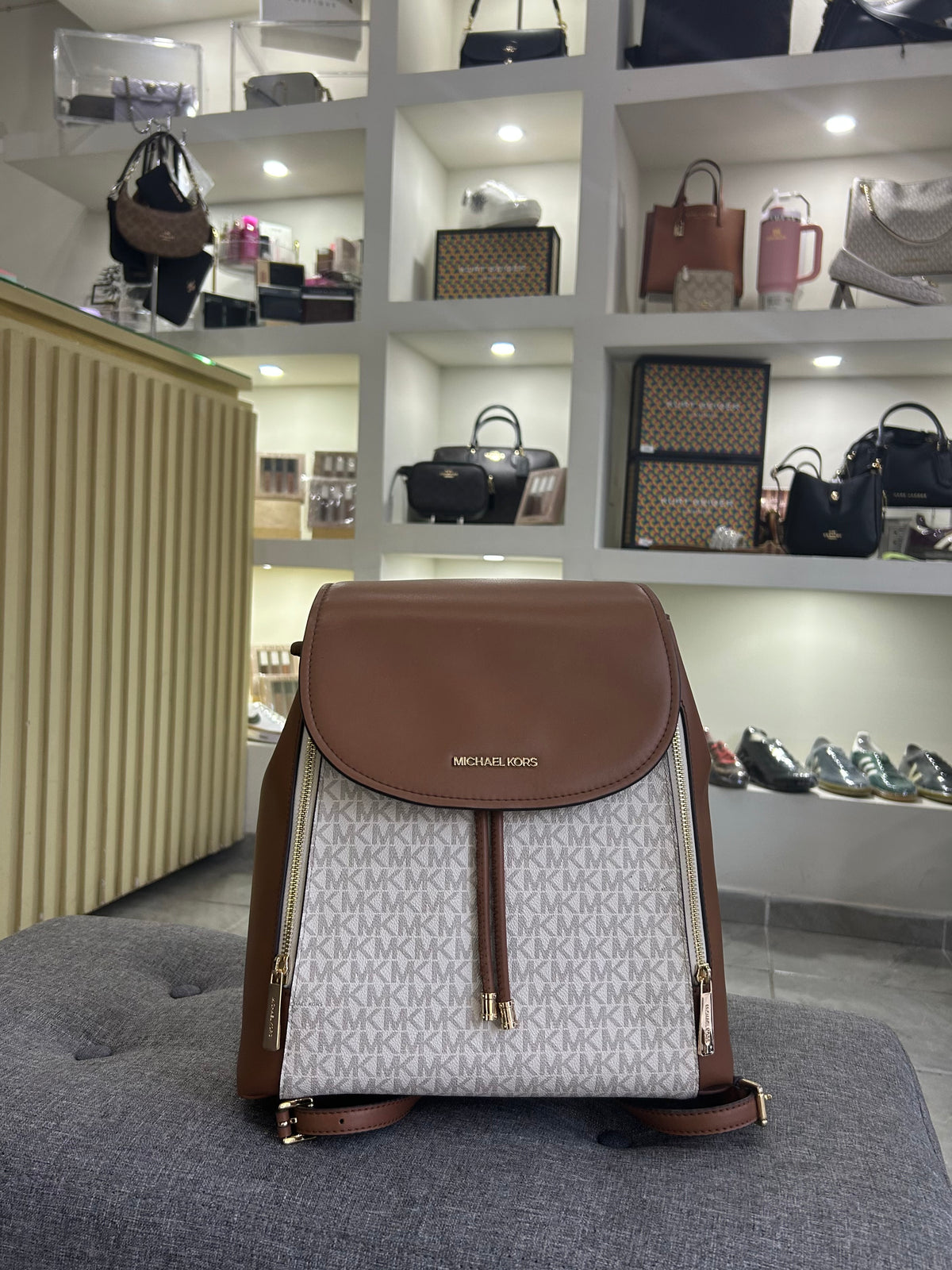 Mochila Michael Kors camel