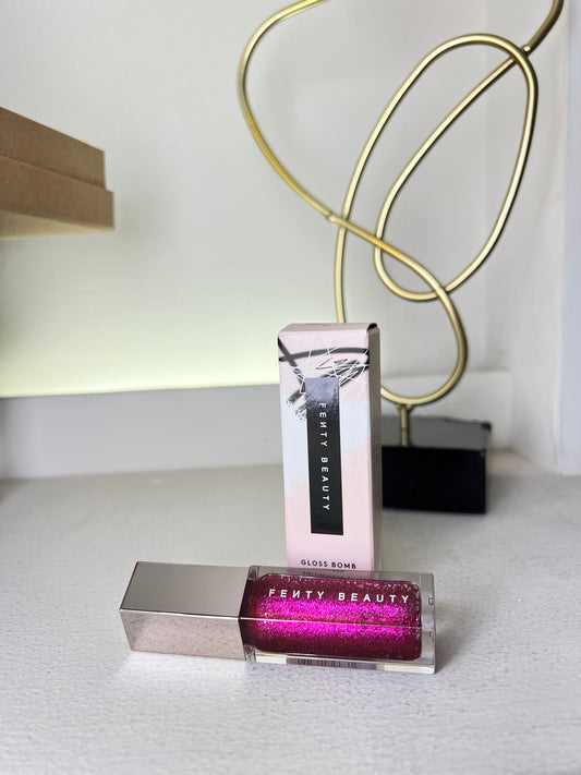 FENTY BEAUTY Gloss Bomb Universal Lip Luminizer color fuchsia flex
