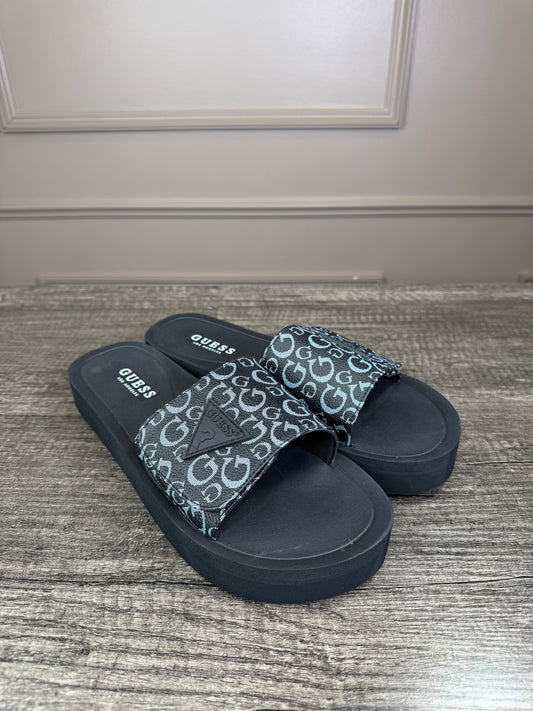 Sandalia Guess dama estampada
