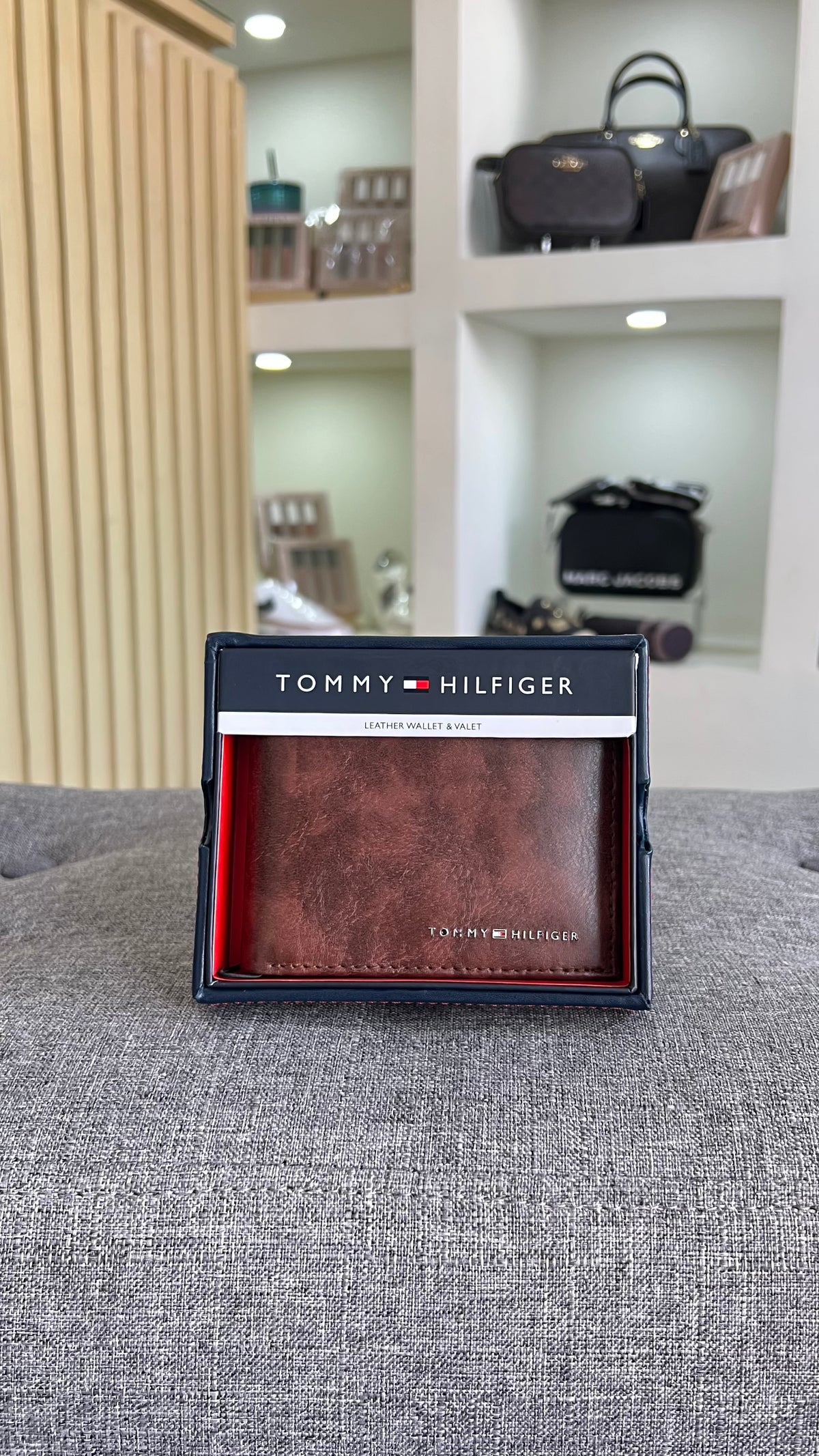 Cartera cafe Tommy Hilfiger hombre