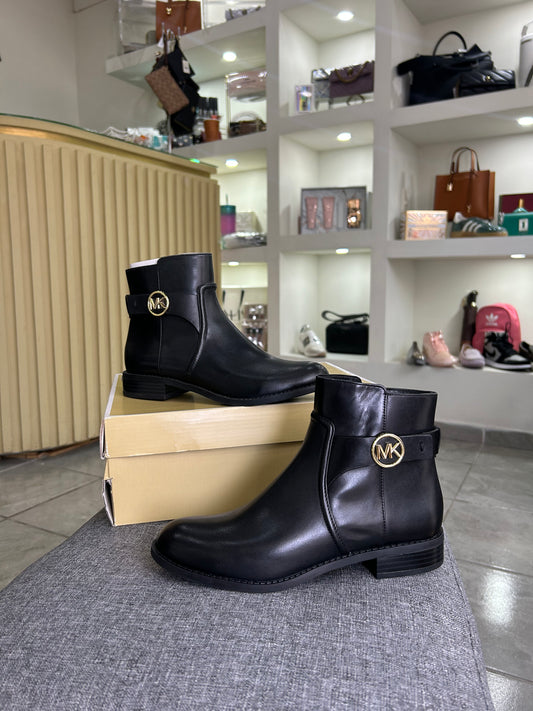 Botín Michael Kors negro