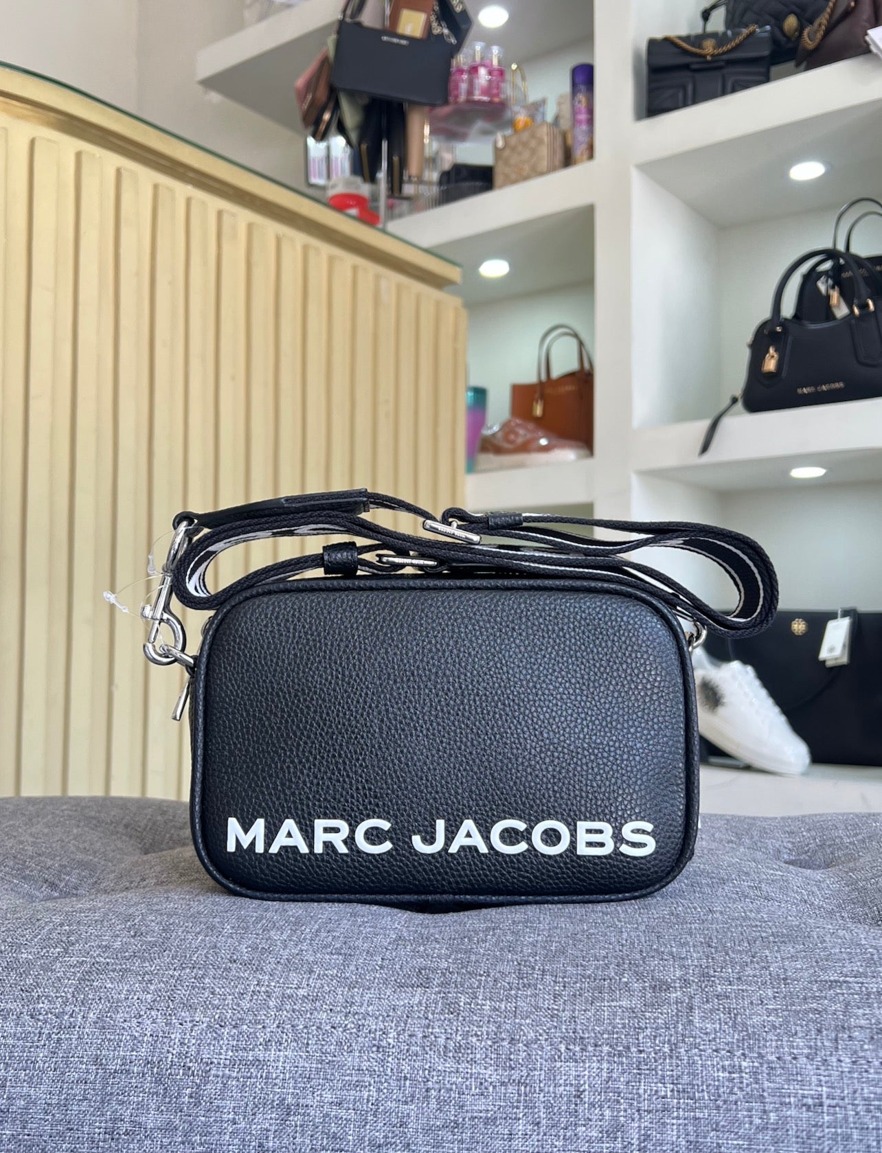 Crossbody Marc Jacobs negra lisa