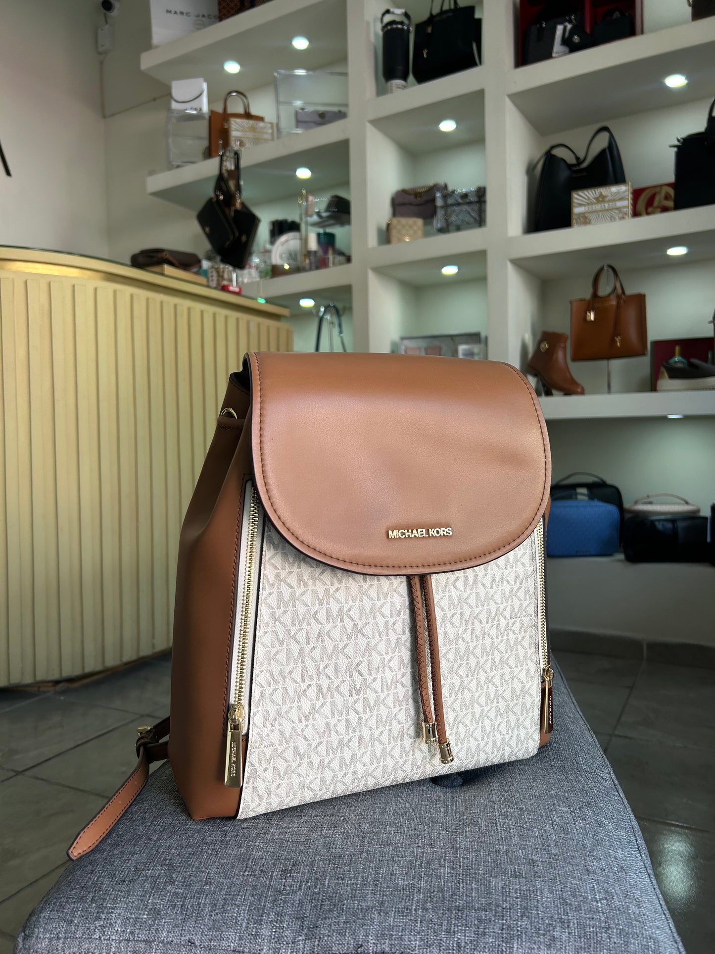 Mochila Michael Kors camel