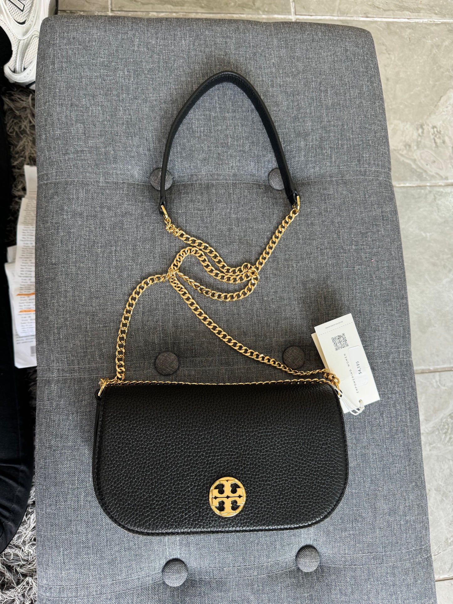 Crossbody Tory Burch negra cadena dorada