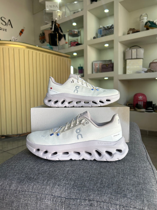 Teni on running Cloudtilt send lavender