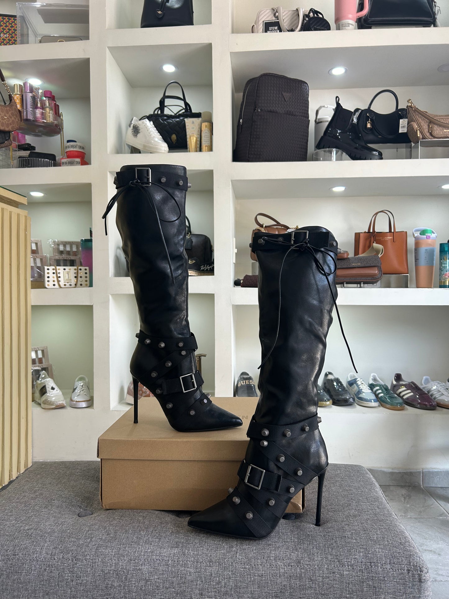 Bota Steve Madden negra larga talla 4 mx
