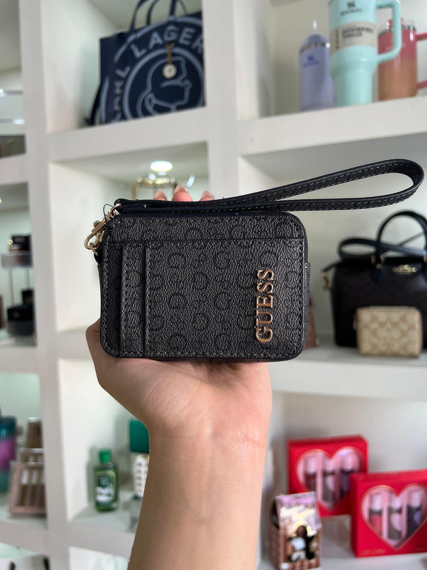 Cartera Guess negra estampada