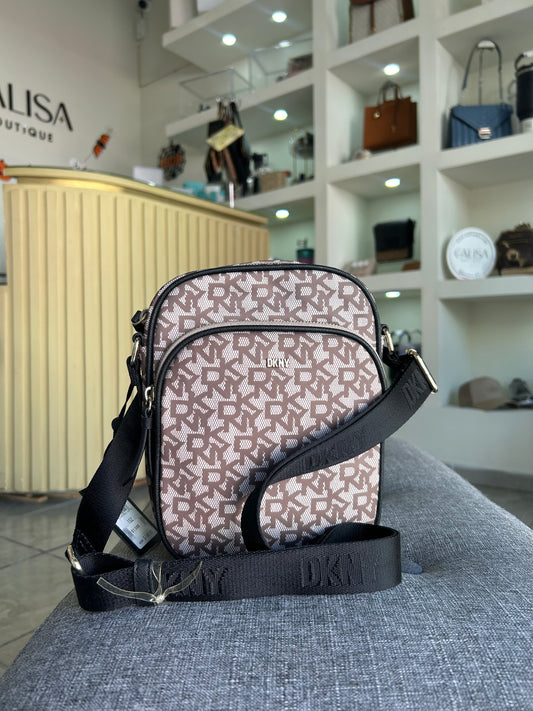 Crossbody DKNY cafe asa negra