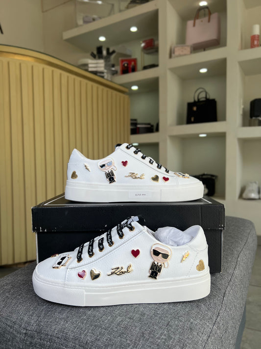 Teni Karl Lagerfeld blanco con pines