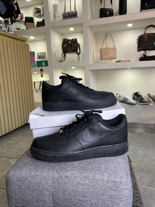 Tenis Nike af1 triple black