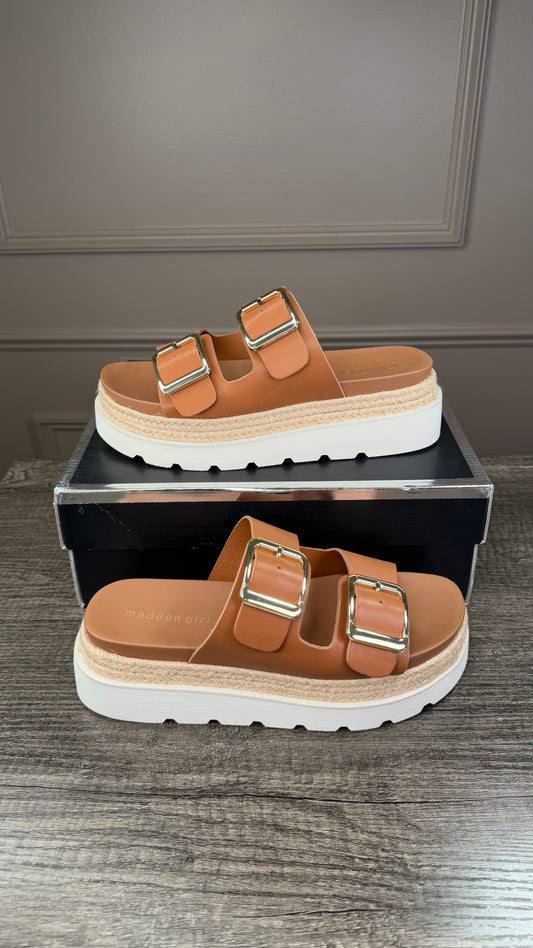 Sandalia Steve Madden “madden girl” color caramel