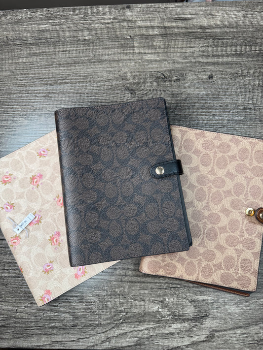 Libreta Coach estampada