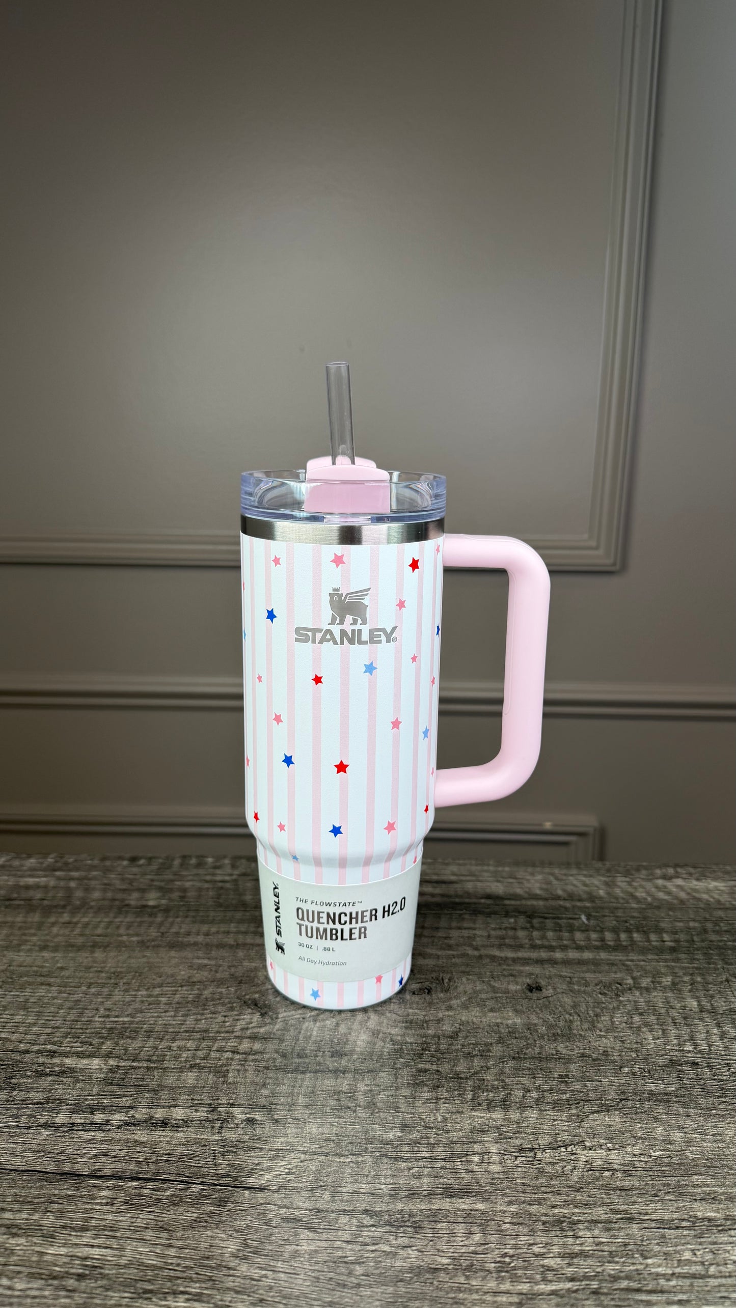 Termo Stanley blanco/rosa con estrellas