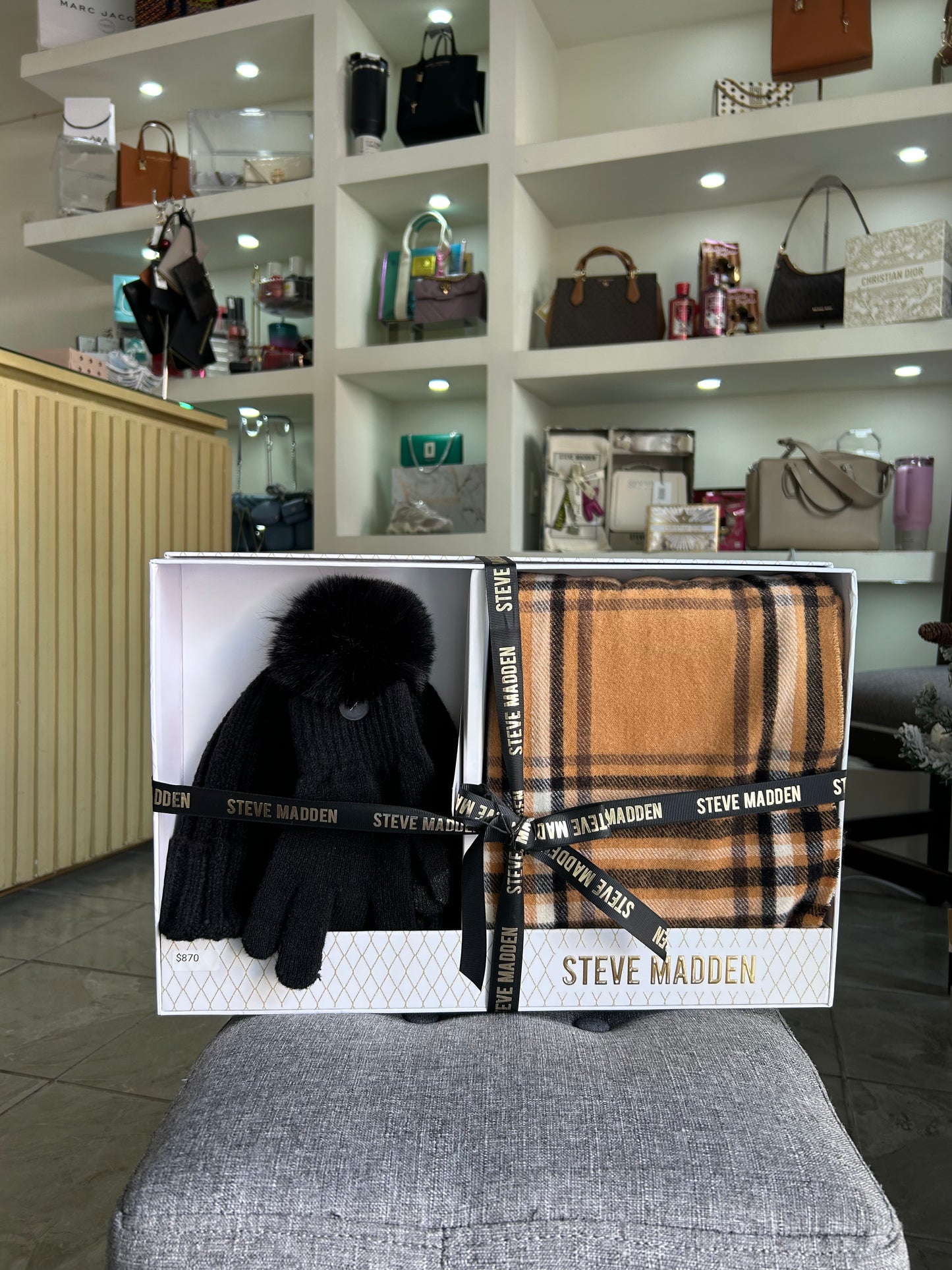 Set Steve Madden bufanda y gorro negro