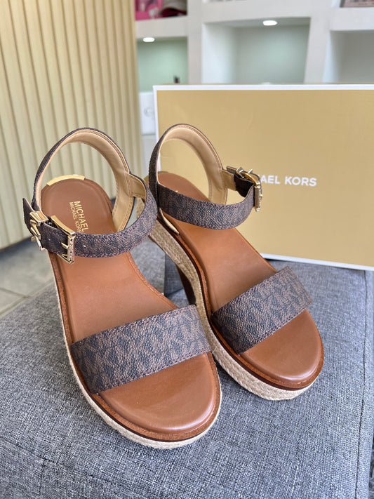 Sandalia Michael Kors cafe estampada