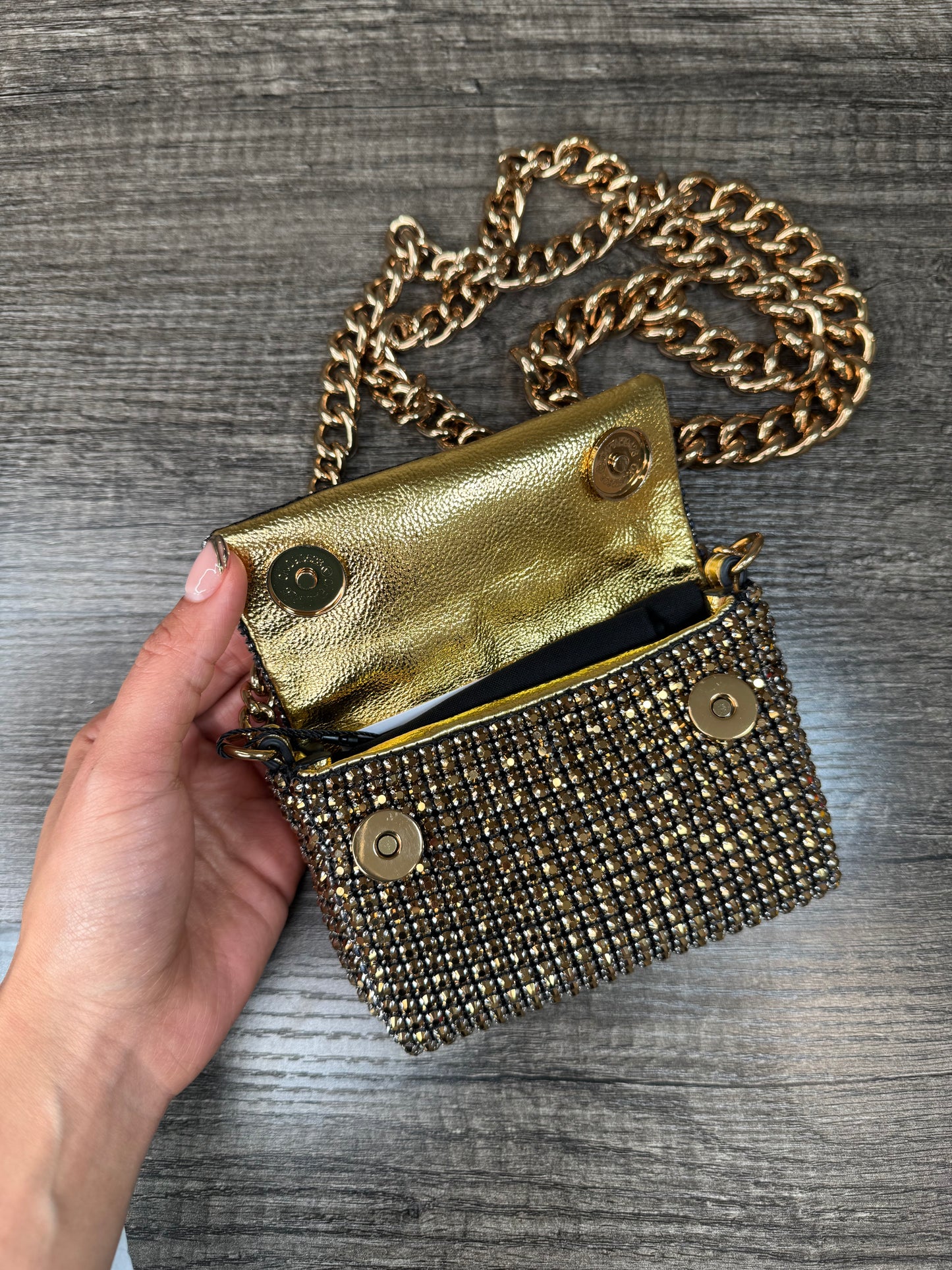 Bolsa crossbody Kurt geiger micro dorada