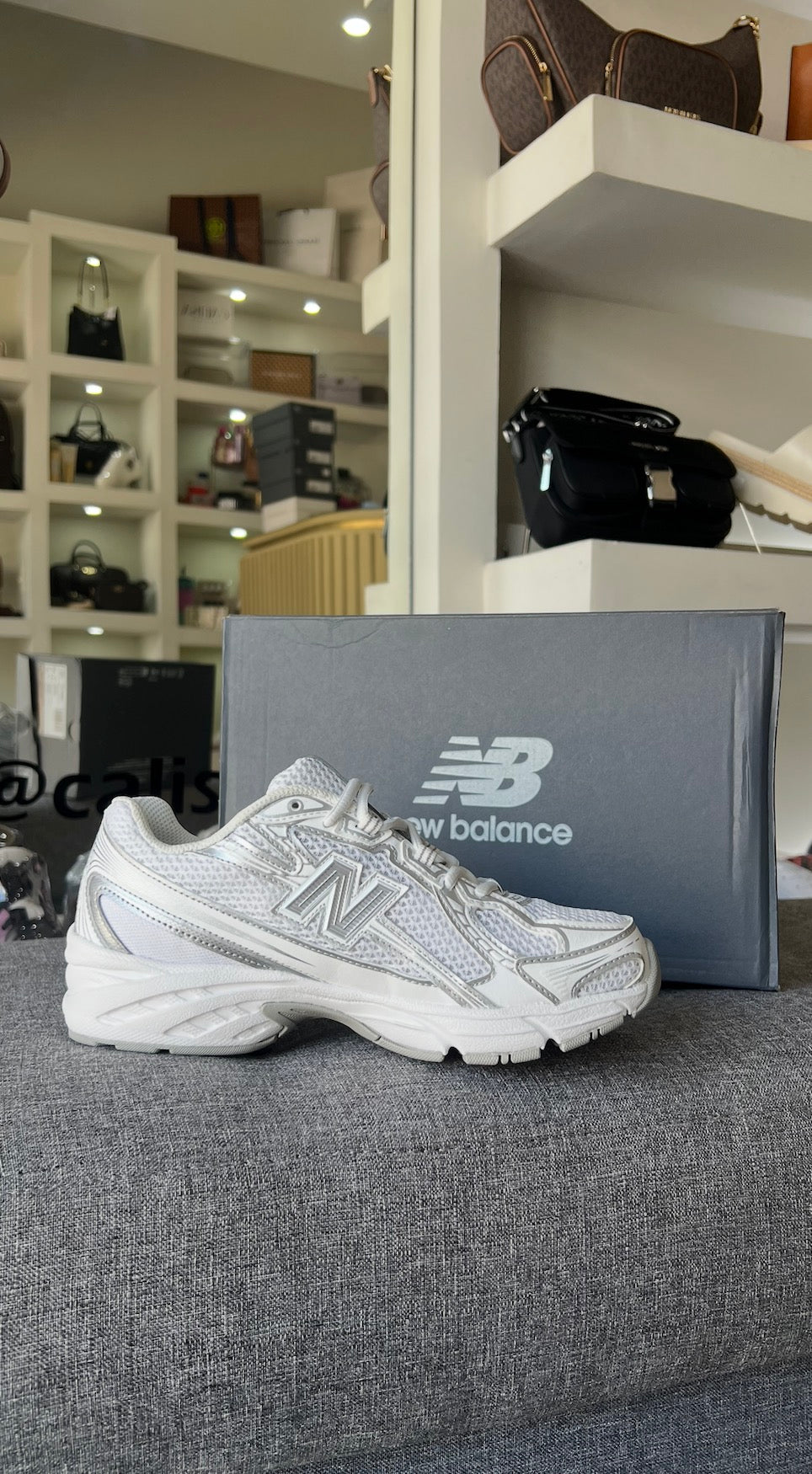 Teni new balance 740 blanco con gris talla 4 mx