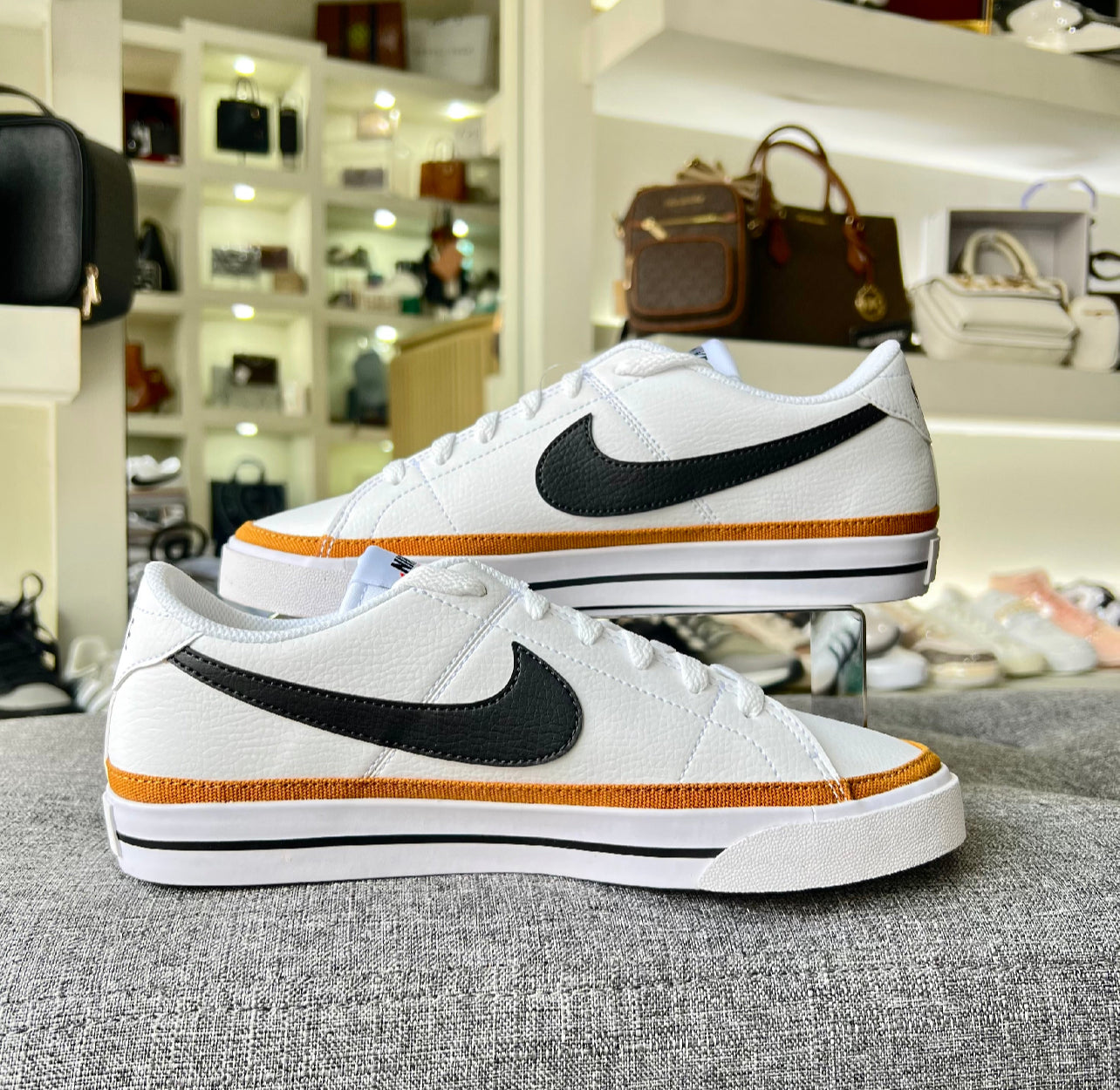 Teni Nike blanco.