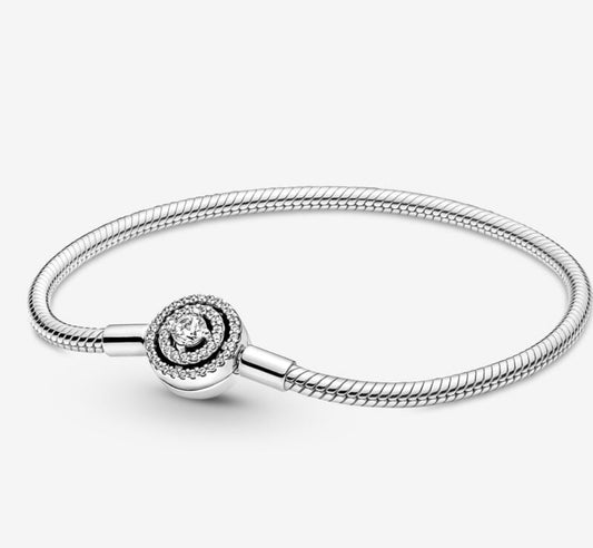 Pulsera Pandora snake con círculos de brillos y uno en el centro grande