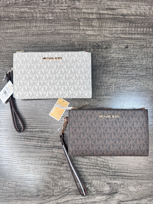 Muñequera Cartera Michael Kors estampada